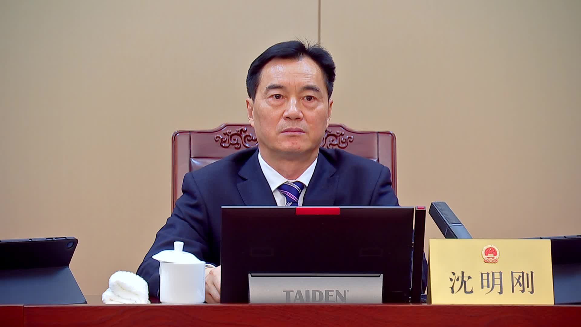 市六届人大常委会举行第二十五次会议